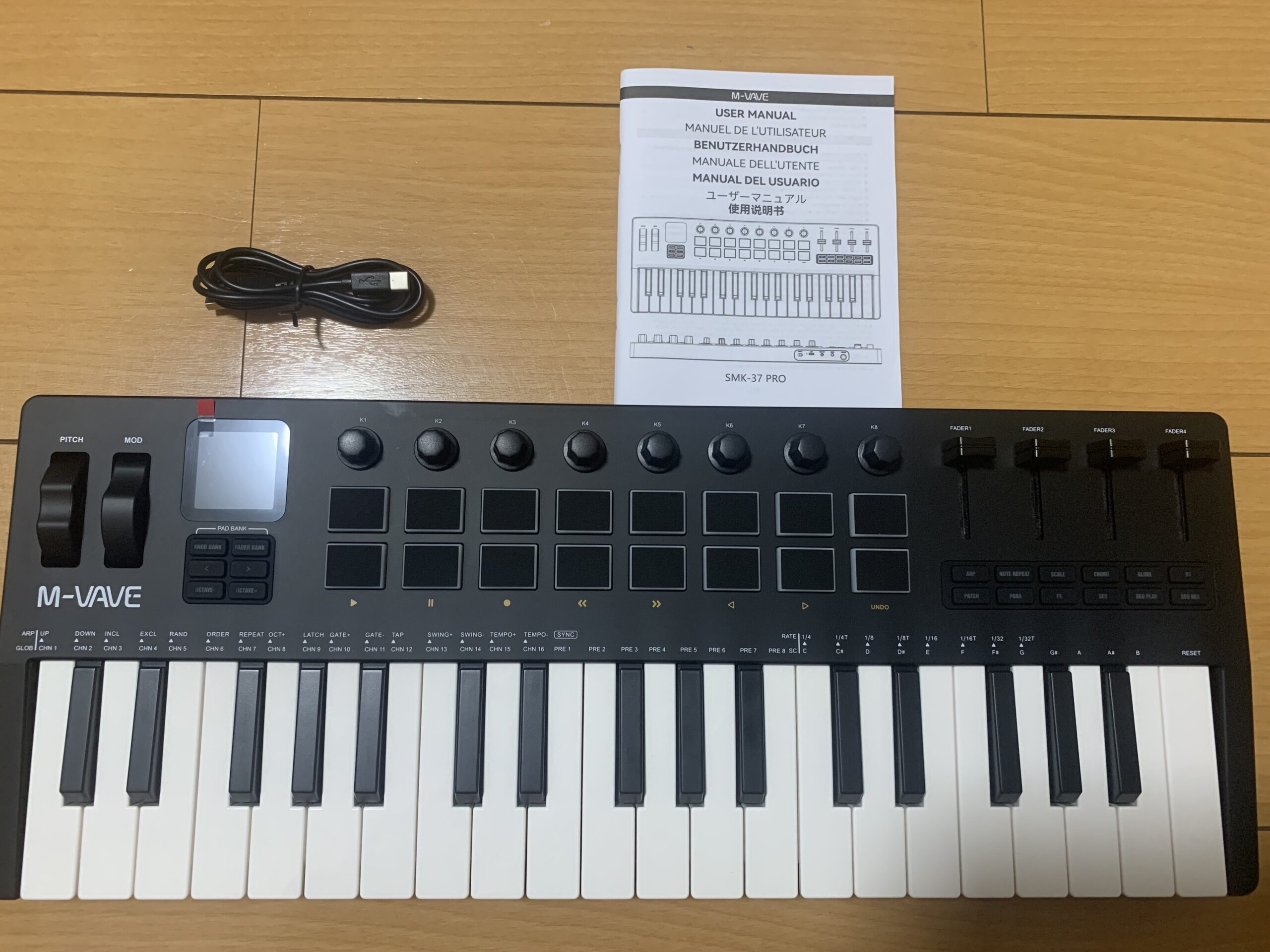 M-VAVE SMK-37 PRO 37鍵MIDIキーボード、16ドラムパッド音源、カラーキーボード、複数システムへのワイヤレス接続対応